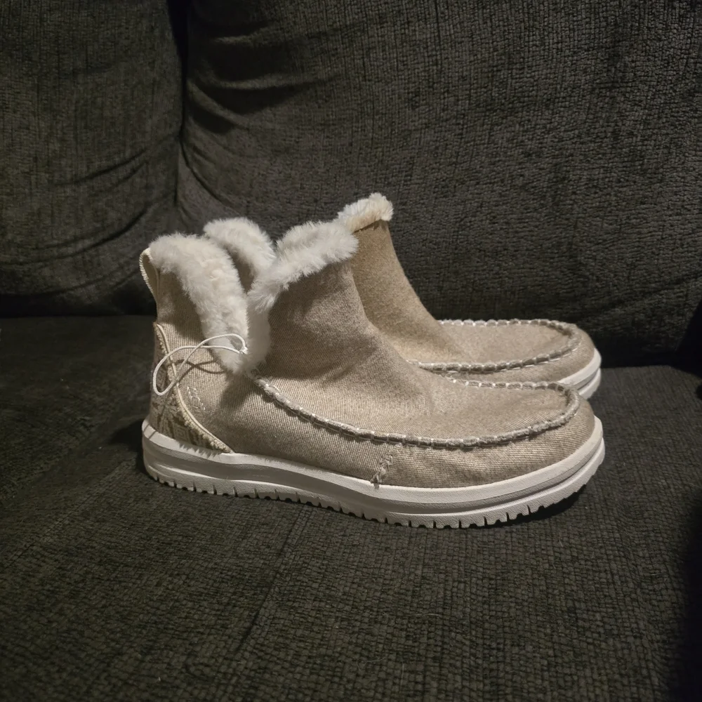 Hey Dude | Women's Camden Brushed Cozy Ankle Boots Size 10